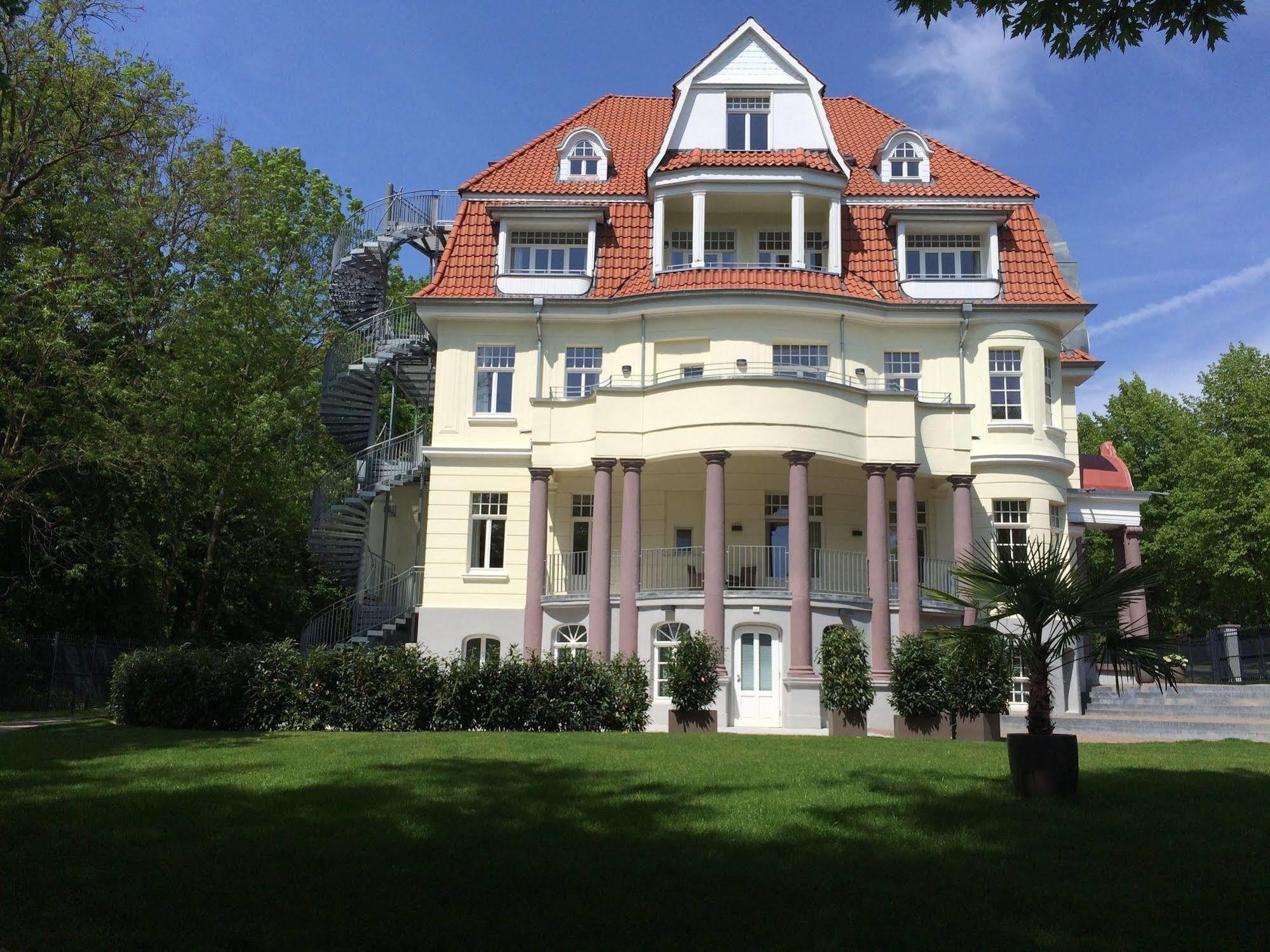 Appartements Am Kurpark 바트피르몬트 외부 사진