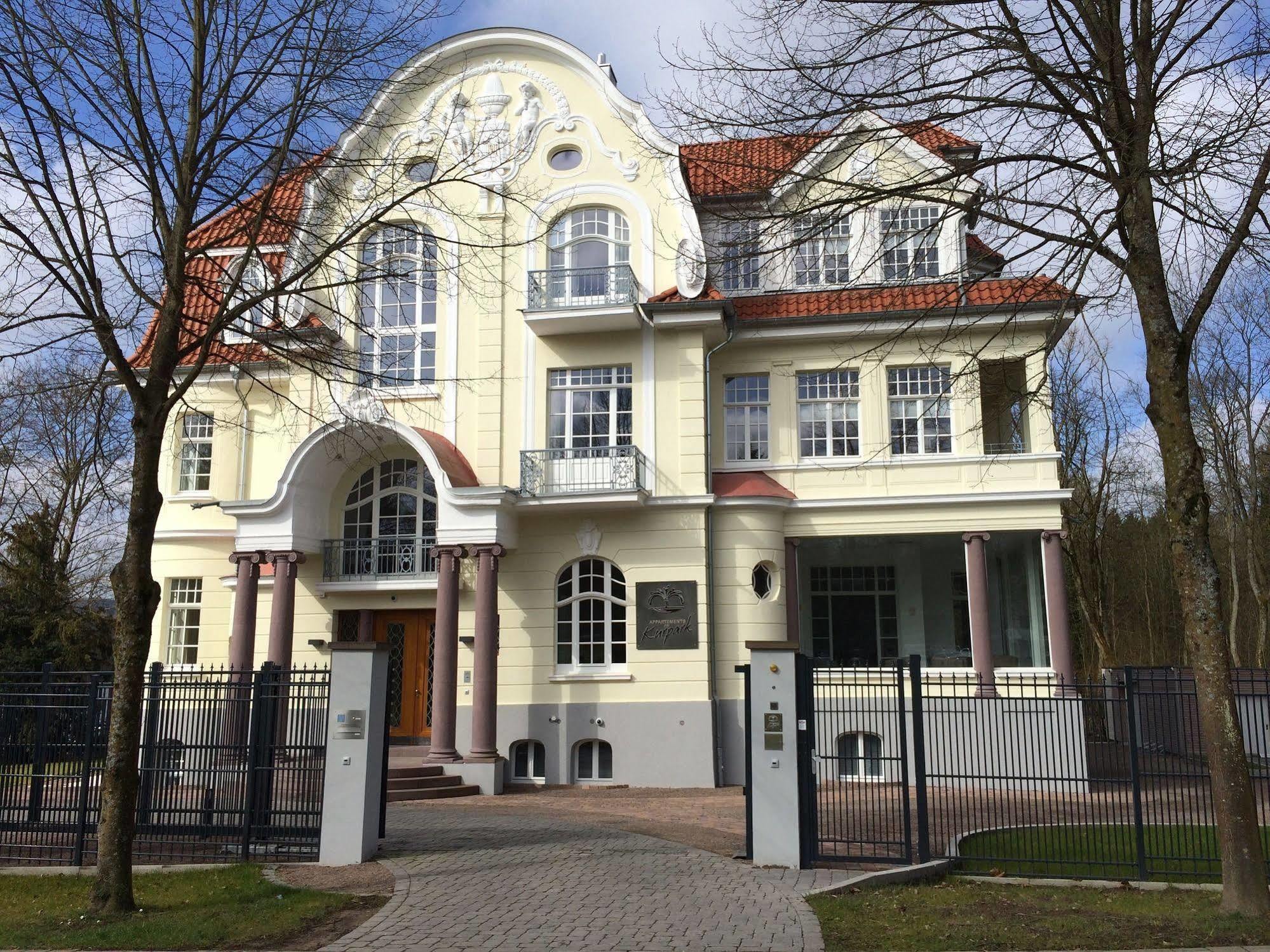 Appartements Am Kurpark 바트피르몬트 외부 사진