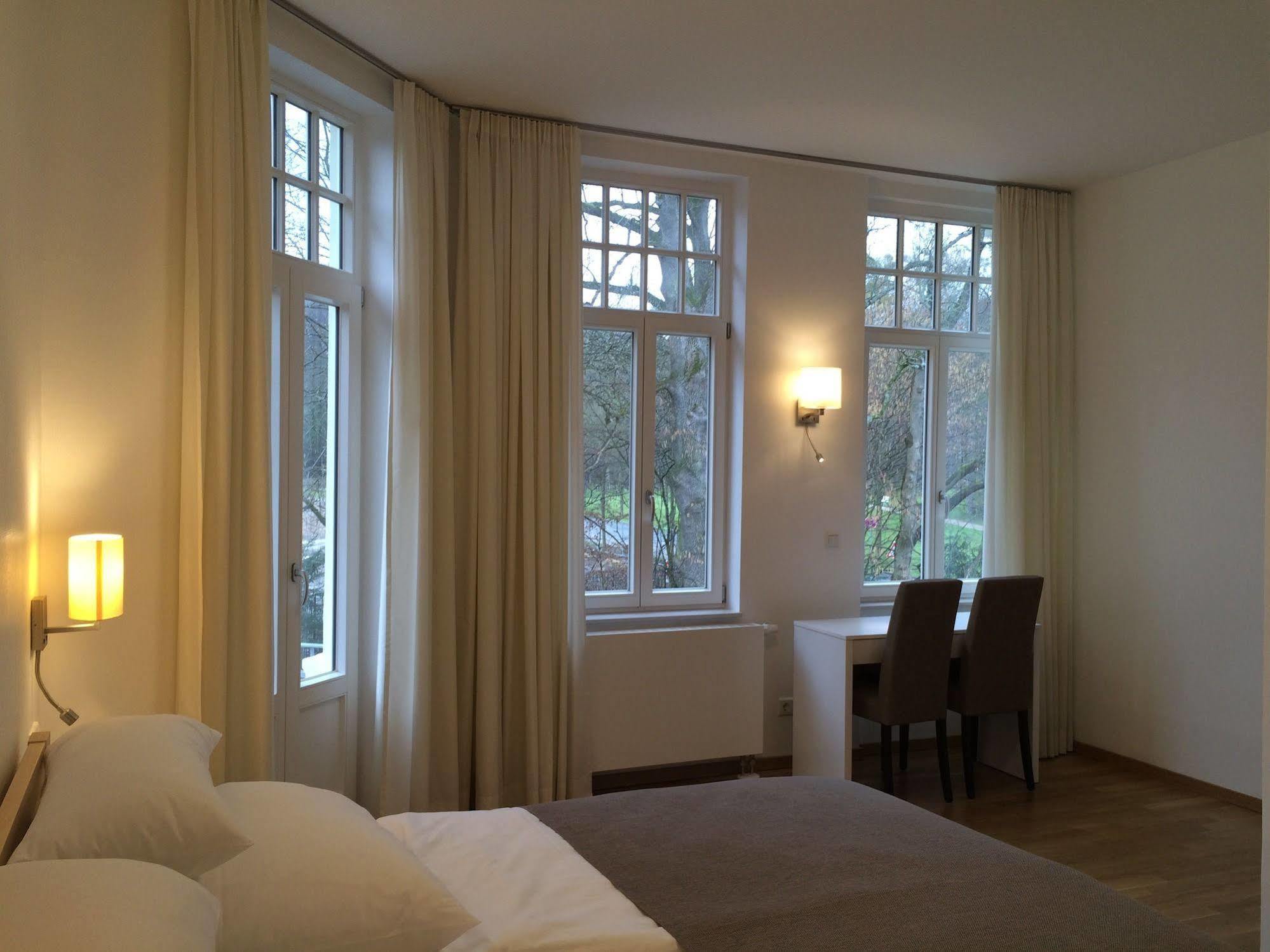 Appartements Am Kurpark 바트피르몬트 외부 사진