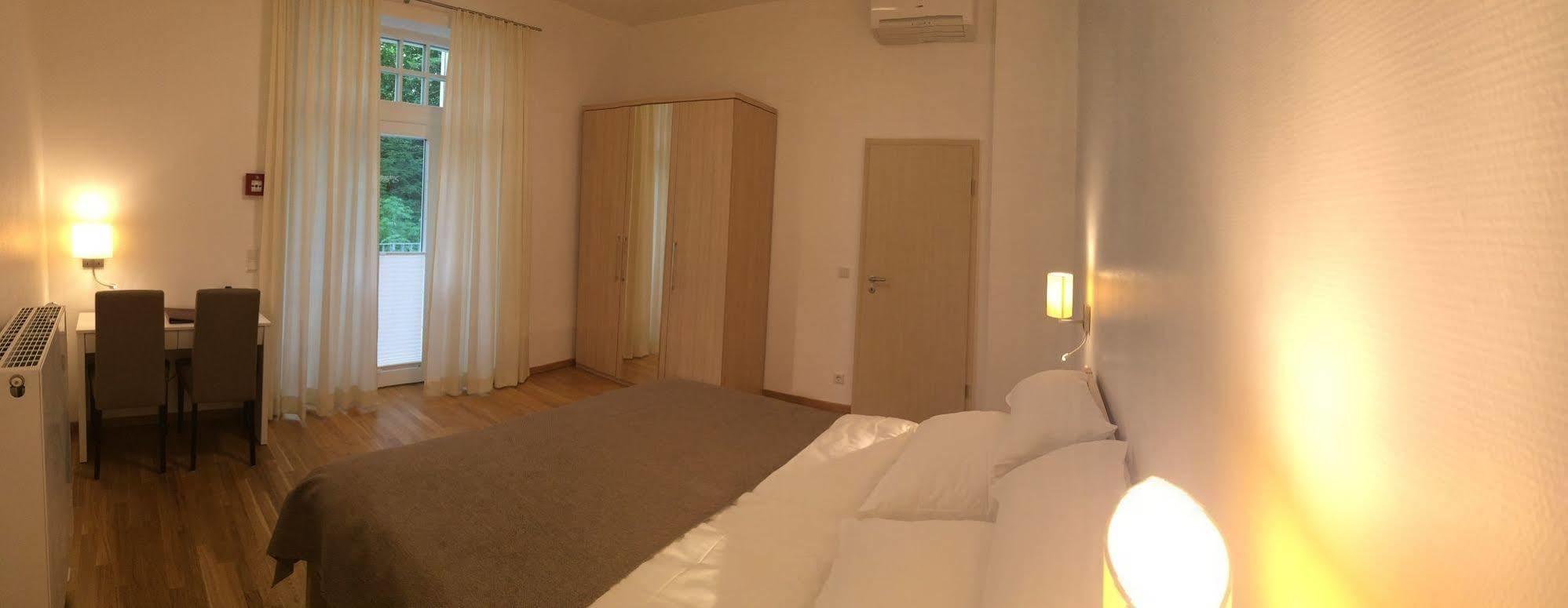 Appartements Am Kurpark 바트피르몬트 외부 사진